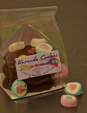 Splash Swiss double choc chip smarties 35g Splash Swiss double choc chip smarties 35g